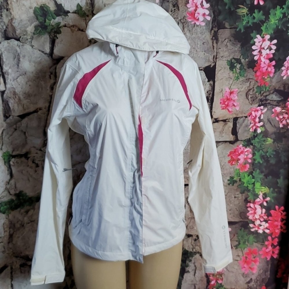 Merrell Rain Jacket Size M cream & pink size M